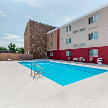 Coratel Plus Suites Wichita West Airport Екстер'єр фото