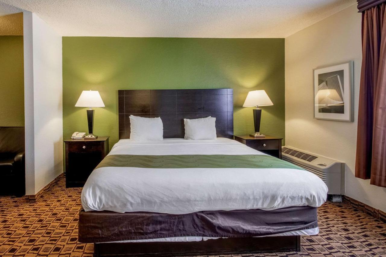 Coratel Plus Suites Wichita West Airport Екстер'єр фото