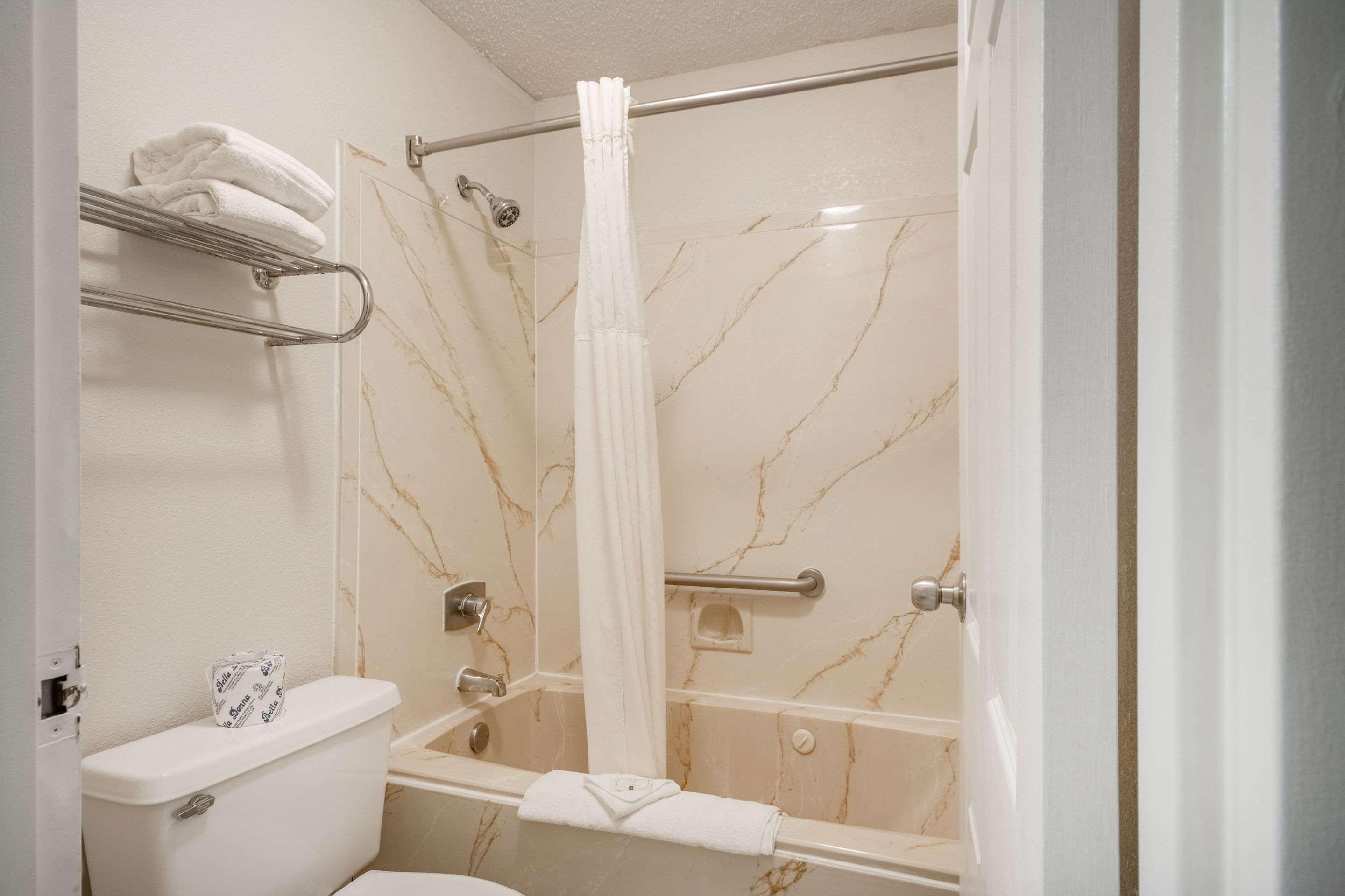 Coratel Plus Suites Wichita West Airport Екстер'єр фото