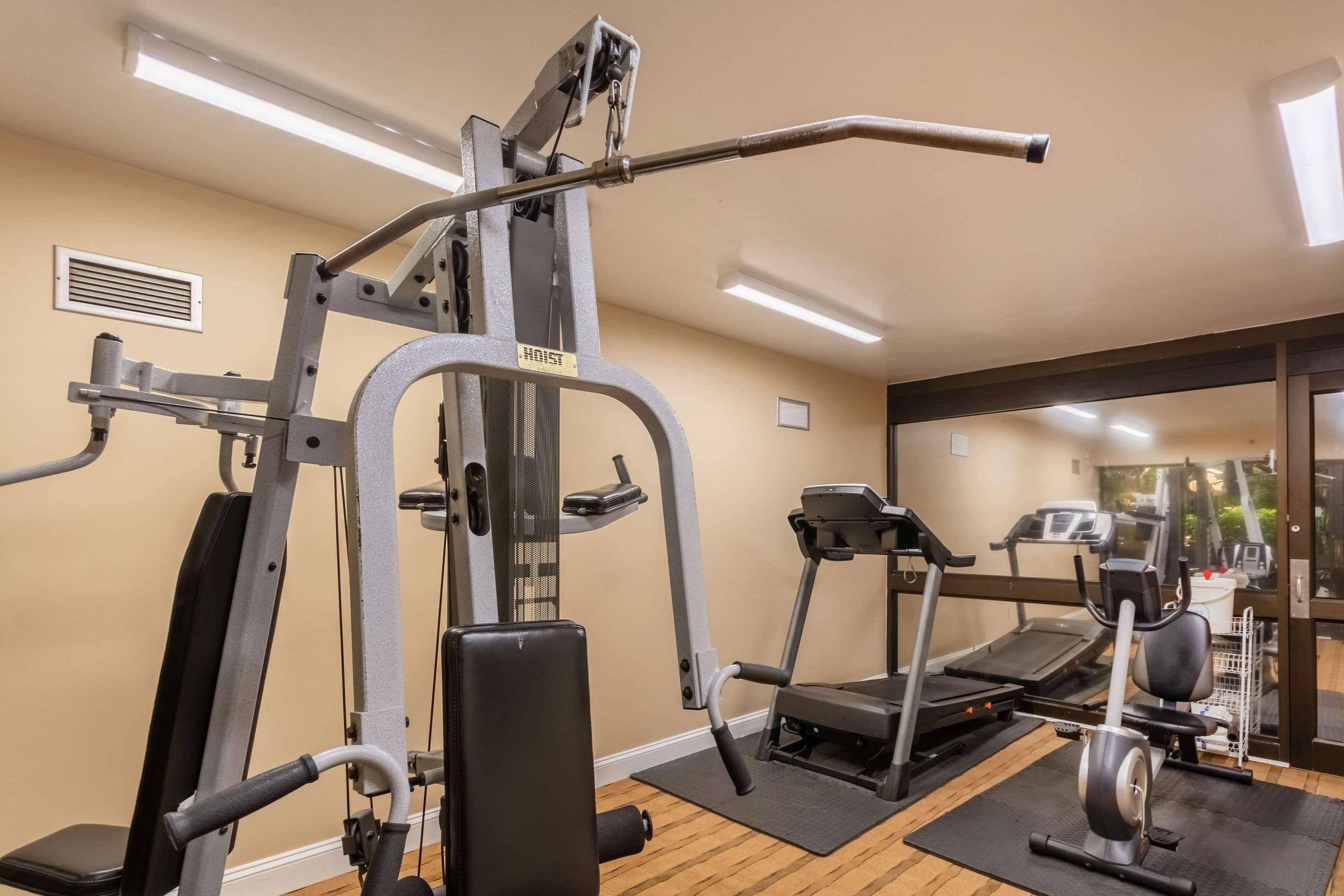 Coratel Plus Suites Wichita West Airport Екстер'єр фото