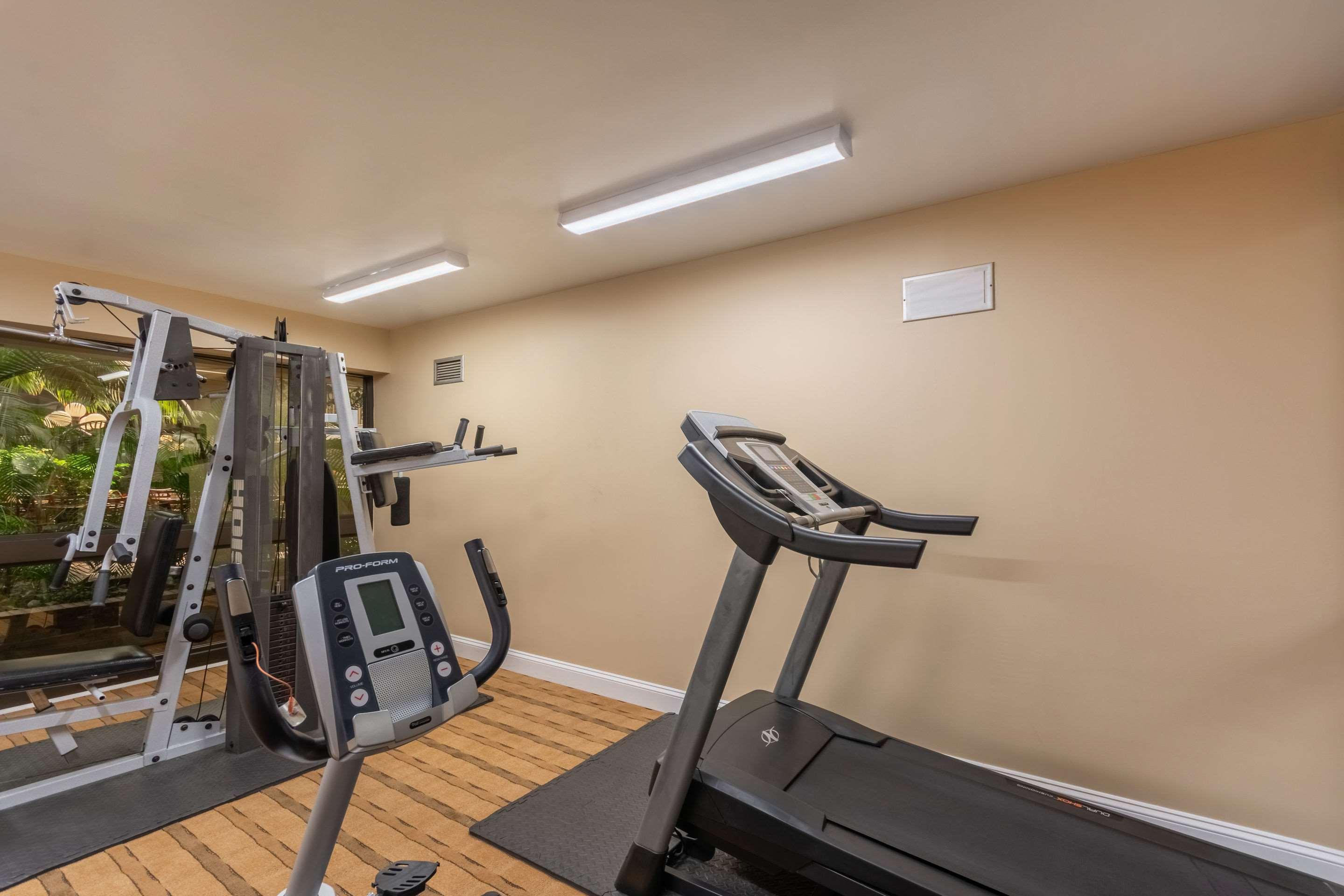 Coratel Plus Suites Wichita West Airport Екстер'єр фото